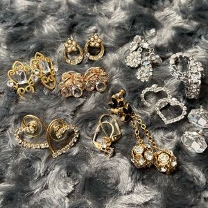Assorted lot of earrings